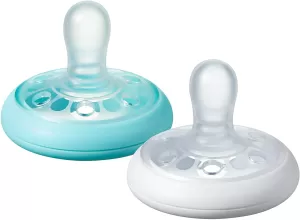 Image of Tommee Tippee Breastlike Soothers 6-18m