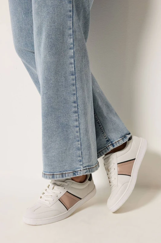 Image of Yours Womens Panelled Trainers In Extra Wide EEE Fit in White Size: 6EEE White Female 6EEE
