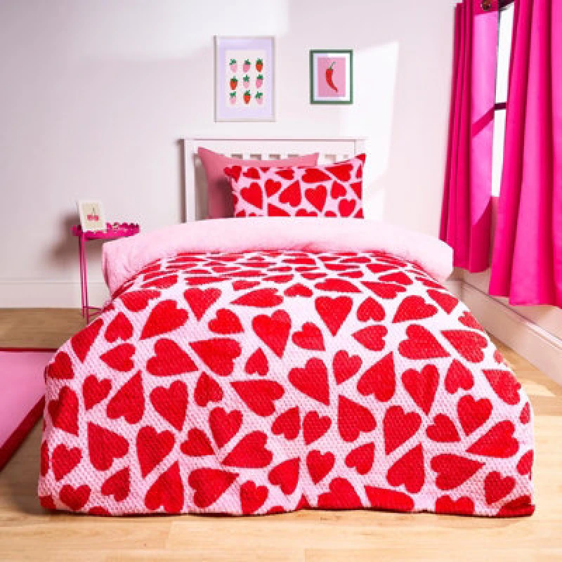 Image of OHS OHS Heart Waffle Sherpa Fleece Reversible Duvet Cover Bedding Set in Red Size: Single Red Single Unisex 5027434223138