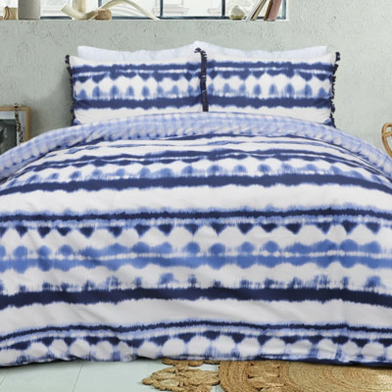 Image of Smart Living Smart Living Printed Reversible Polycotton Tiedye Tassel Trim Duvet Cover With Pillowcases in Blue Size: King Blue King Unisex 50562428