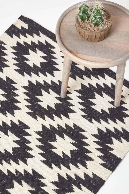 Image of Homescapes Zurich Handwoven Black And White 100% Cotton Geometric Pattern Kilim Rug, 160 X 230 Cm