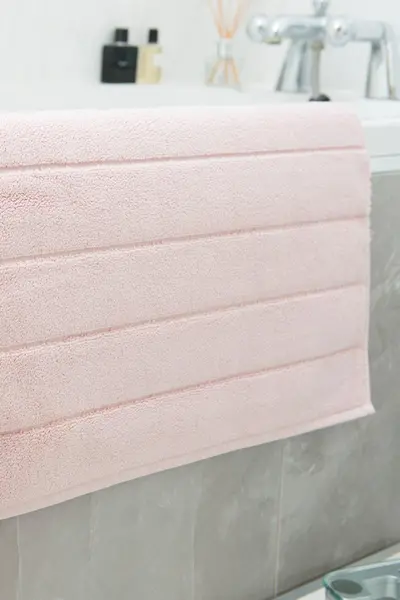 Image of Deyongs Luxe 800gsm Hotel Towel Light Pink