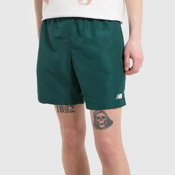 Image of New Balance 7" woven shorts in dark green Dark Green Med