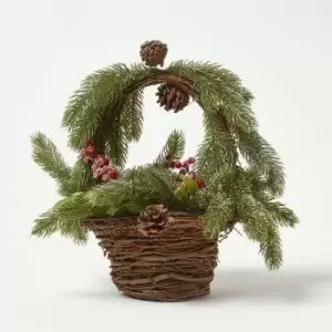 Image of Homescapes - Festive Wicker Basket Christmas Decoration with Green Fir, Berries and Pinecones - Green - Green - Green