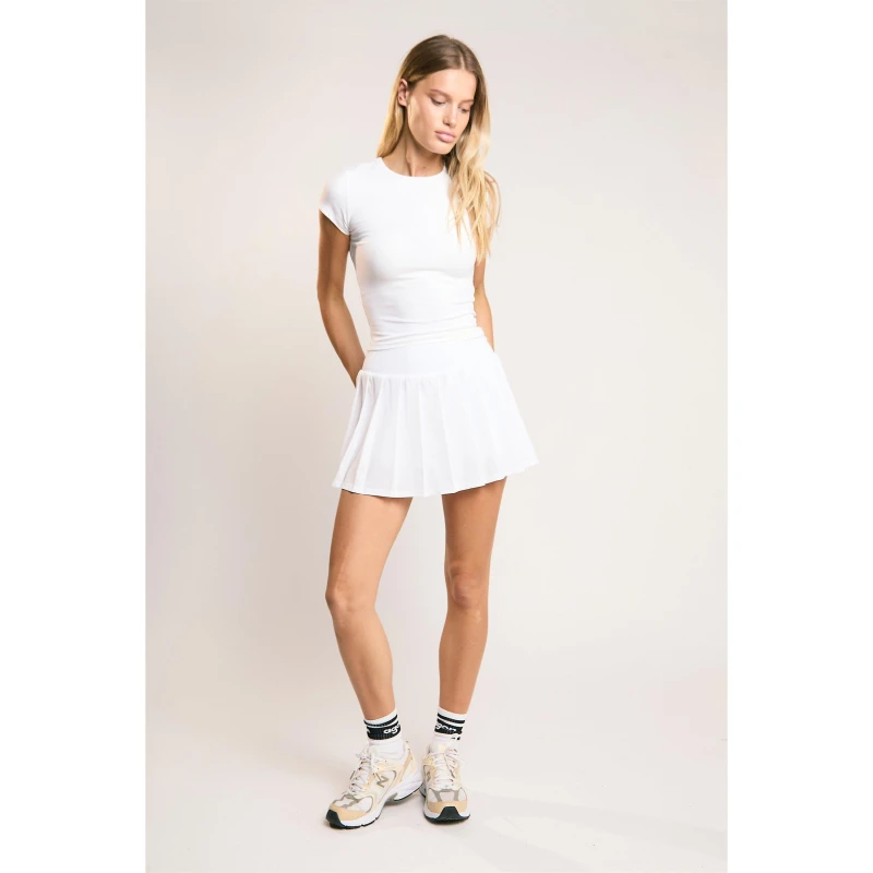 Image of Agon Signature White Scoop-Neck Crop-Top White female 8 (XS)