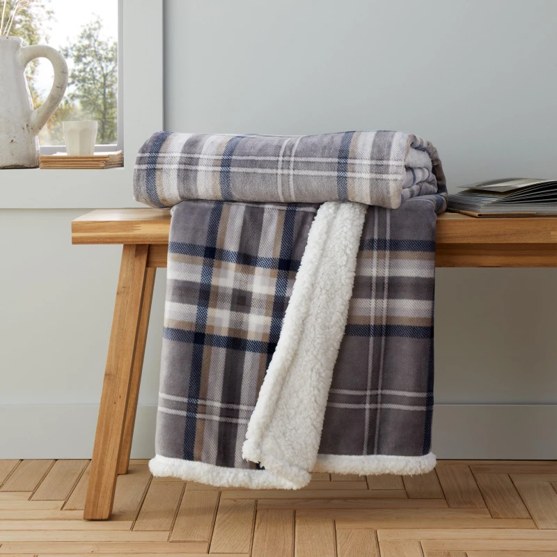 Image of Catherine Lansfield Cosy Kelso Check Blanket Throw Charcoal unisex 130x170cm