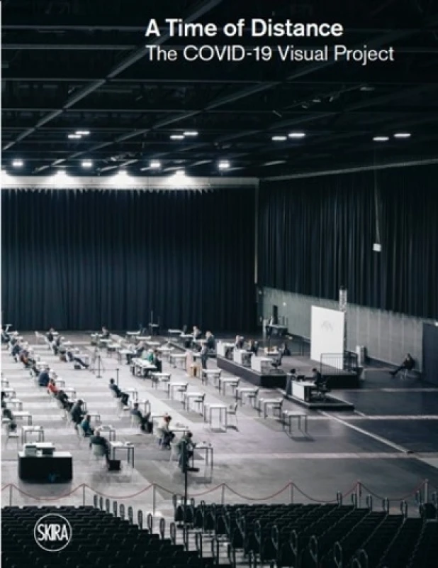 Image of A Time of Distance : The COVID-19 Visual Project Hardback