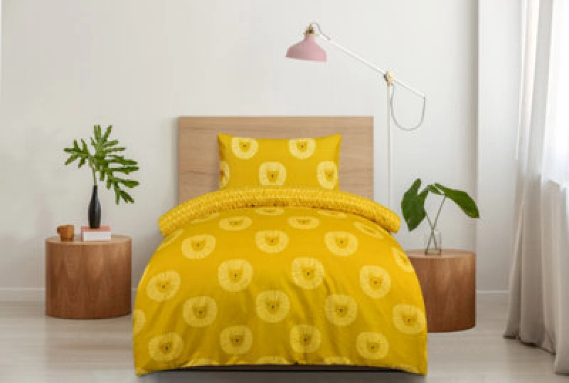 Image of Smart Living Smart Living Luxury Super Soft Lion Reversible Duvet Set & Pillowcases in Gold Size: Single Gold Single Unisex 5056557575671