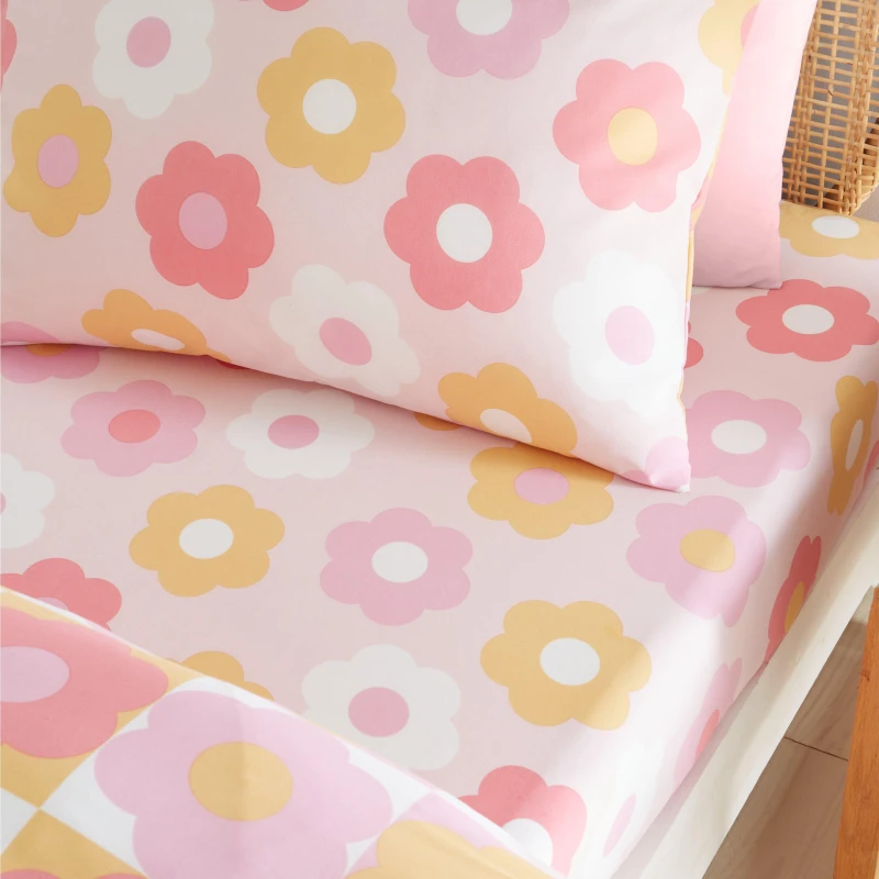 Image of Catherine Lansfield Retro Daisy Fitted Sheet Pink