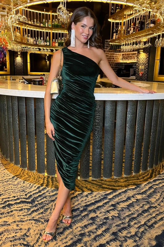 Image of AX Paris Womens Green Velvet One Shoulder Asymmetric Hem Ruched Midi Dress Size: 8 Green Female 8