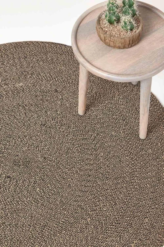 Image of Homescapes Melange Braided Round Rug in Natural Size: 200cm diameter Natural Unisex 200cm diameter