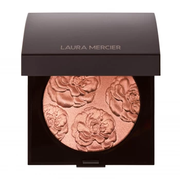 Image of Laura Mercier Face Illuminator Highlighting Powder 6g (Various Shades) - Sensation