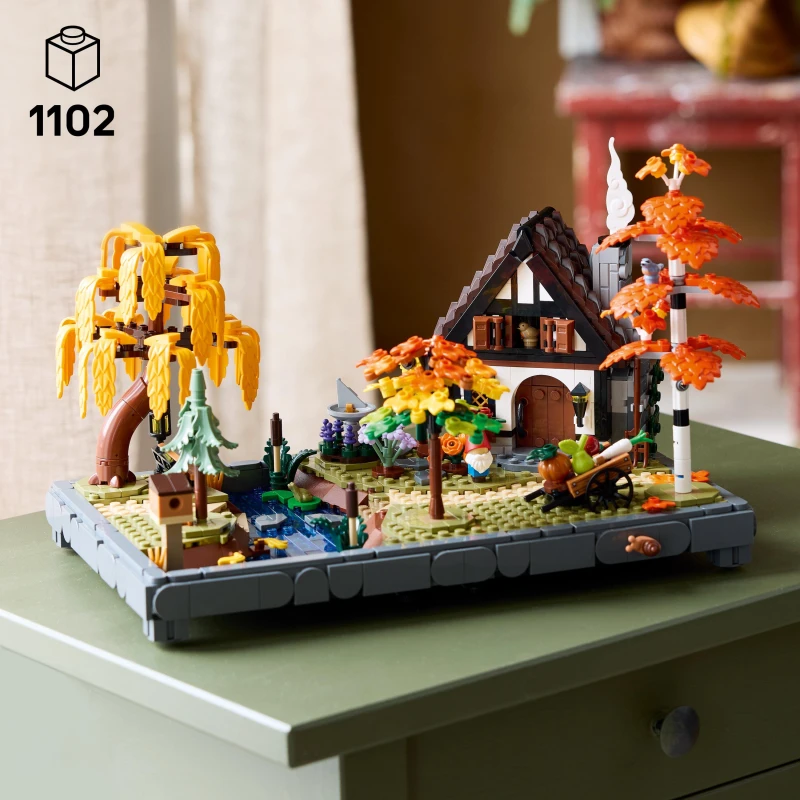 Image of LEGO Icons LEGO Icons Autumn Cottage Garden - LEGO Icons Male ZW05201