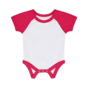 Image of Larkwood Baby Boys/Girls Essential Short Sleeve Baseball Bodysuit (12-18 Months) (White/Fuchsia)