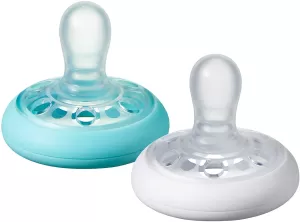 Image of Tommee Tippee Breastlike Soothers 0-6m