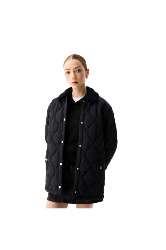 Image of Hunter Womens Witton Quilted Shacket in Black Size: Small Black Female S