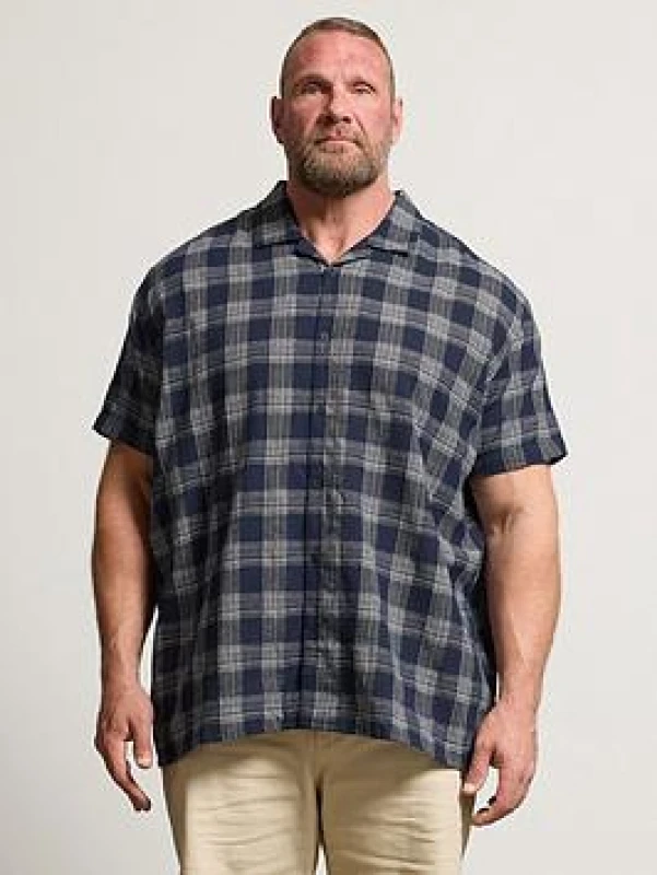 Image of BadRhino BadRhino Men Textured Check PrinT-Shirt in Dark Navy Size: 5-6X-Large Dark Navy 5-6XL Male 5063589176561