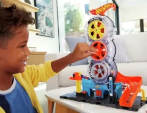 Image of Hot Wheels City Super Twist Tyre Shop Playset and Car