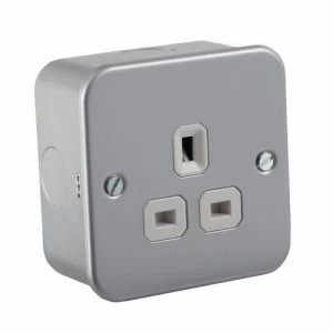 Image of KnightsBridge 1G DP 13A Metal Clad 230V UK 3 Pin Un-Switched Electric Wall Socket