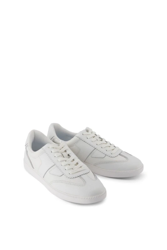 Image of TOMS Womens Collins Trainer in White Size: 4 White Female 4