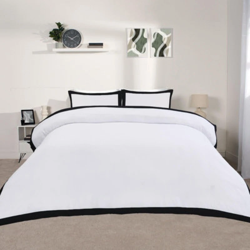 Image of OHS OHS Contrast Border Duvet Cover Set Microfibre Bedding Set with Pillowcases in White Size: Double White Double Unisex 5027434221141