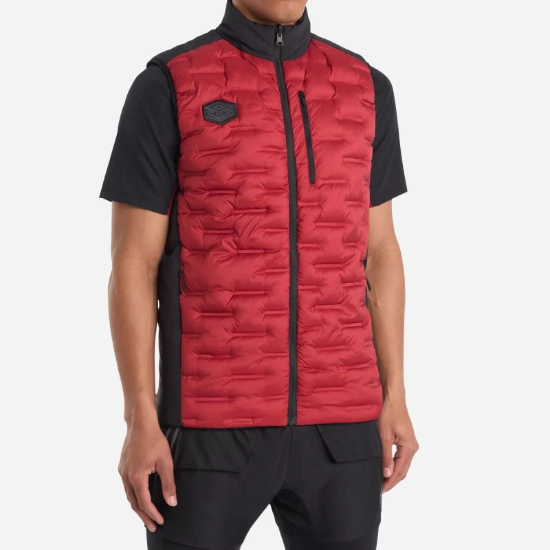 Image of Umbro Umbro Men Pro Training Elite Reversible Hybrid Gilet in Light Red Size: large Light Red L Male 5063750342405