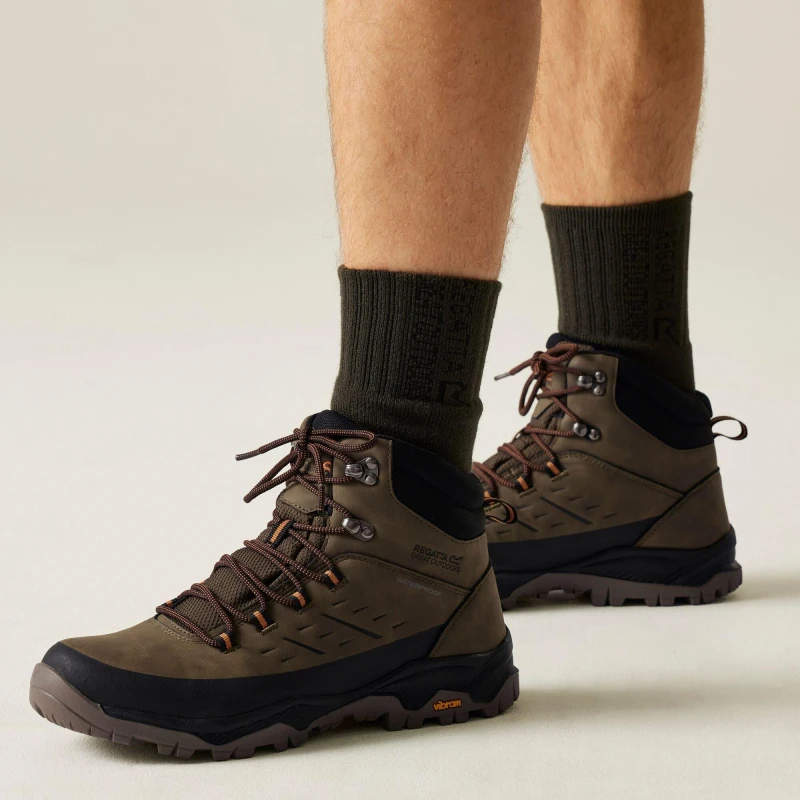 Image of Regatta Regatta Men Blake Breathable Waterproof Walking Boots in Green Size: 12 Green 12 Male 5063516062455