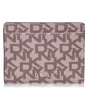 Image of DKNY Logo Bryant Card Holder - ChinoCaramelNHJ