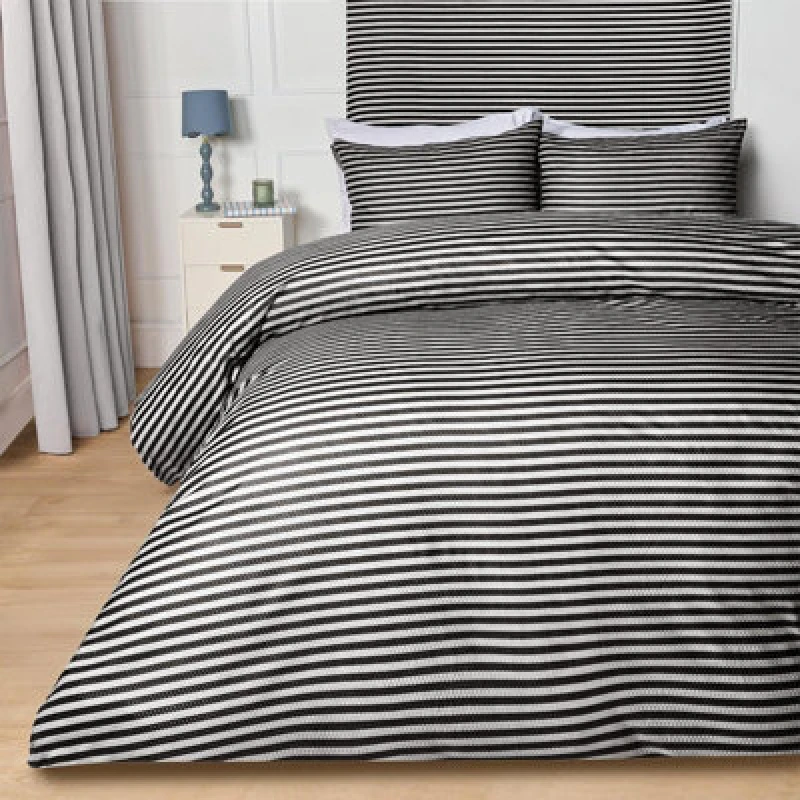 Image of OHS OHS Waffle Embossed Stripes Reversible Duvet Cover with Pillowcase in Black Size: Super King Black Super King Unisex 5027434221387
