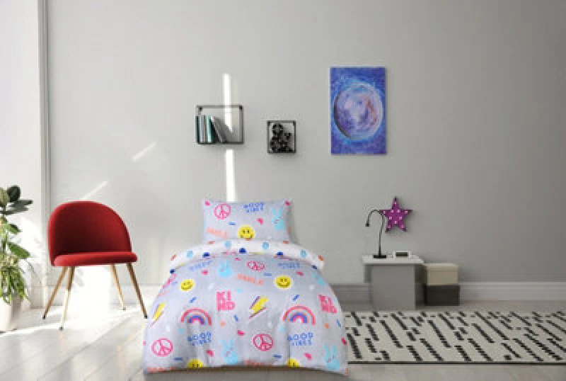 Image of Smart Living Smart Living Luxury Super Soft Reversible Fun Graffiti Duvet Set & Pillowcases Size: Single Multi Single Unisex 5056557575787