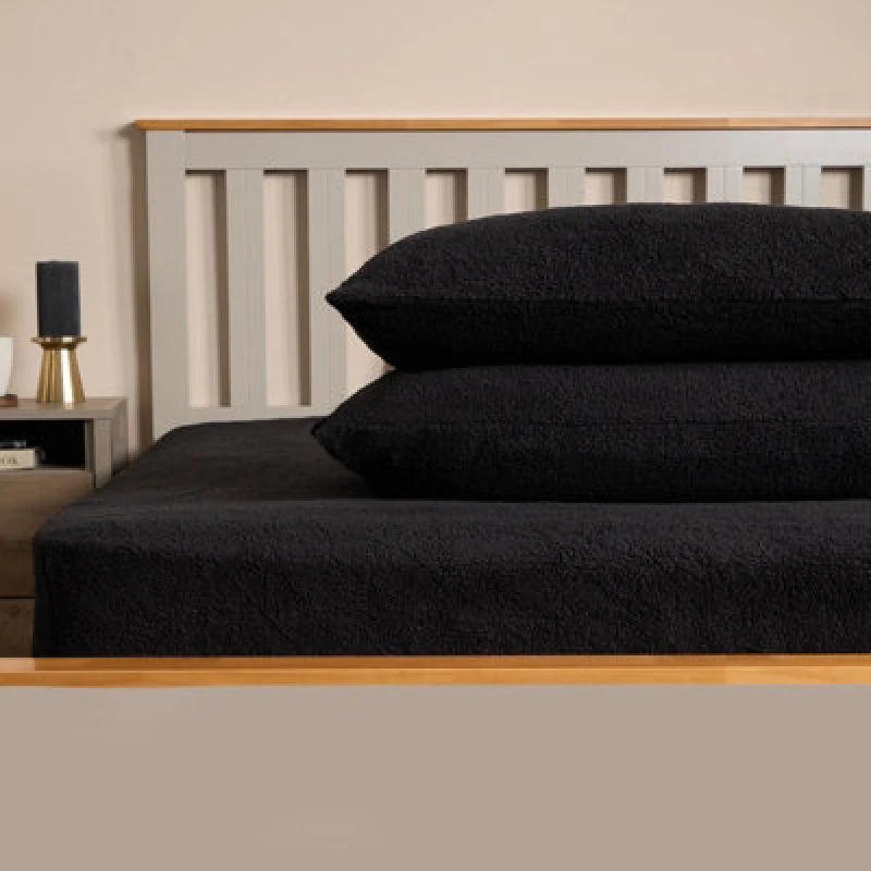 Image of OHS OHS 2 Pack Teddy Fleece Pillowcase Cover Bedding Set Thermal in Black Size: Standard Pillow Case Black Standard Pillow Case Unisex 5027434190539