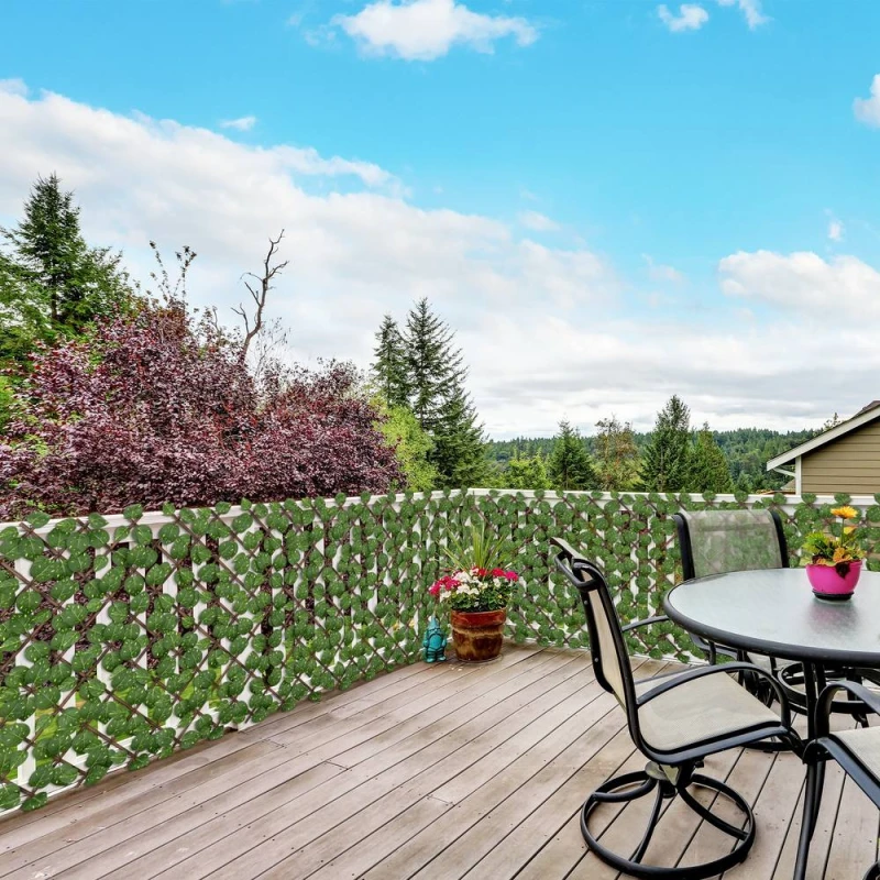 Image of OUTSUNNY Set of 2 Expandable Artificial Trellis Hedges in Green Size: 200cm x 100cm Green Unisex 200cm x 100 cm