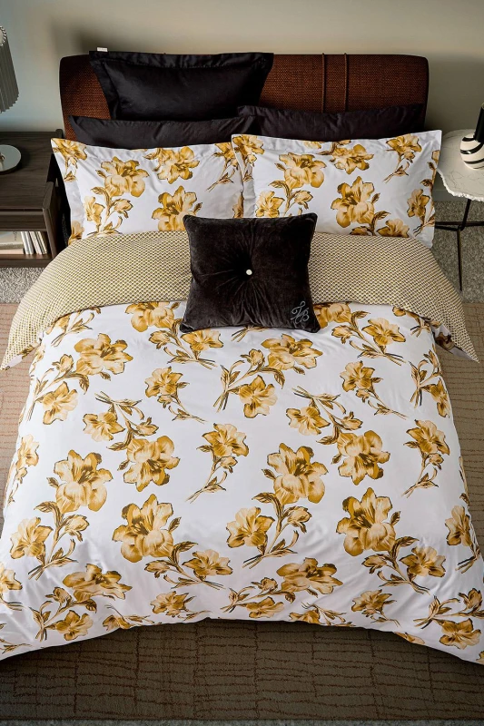 Image of Ted Baker 'Midnight Garden' Cotton Duvet Cover Set in Cream Size: Double Cream Unisex Double