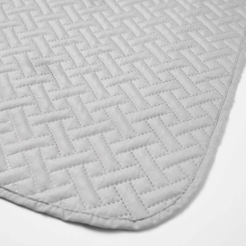 Image of OHS OHS Geo Pinsonic Throw Blanket Quilted Bedspread in Silver Size: 200cm x 240cm Silver 200cm x 240cm Unisex 5027434134762