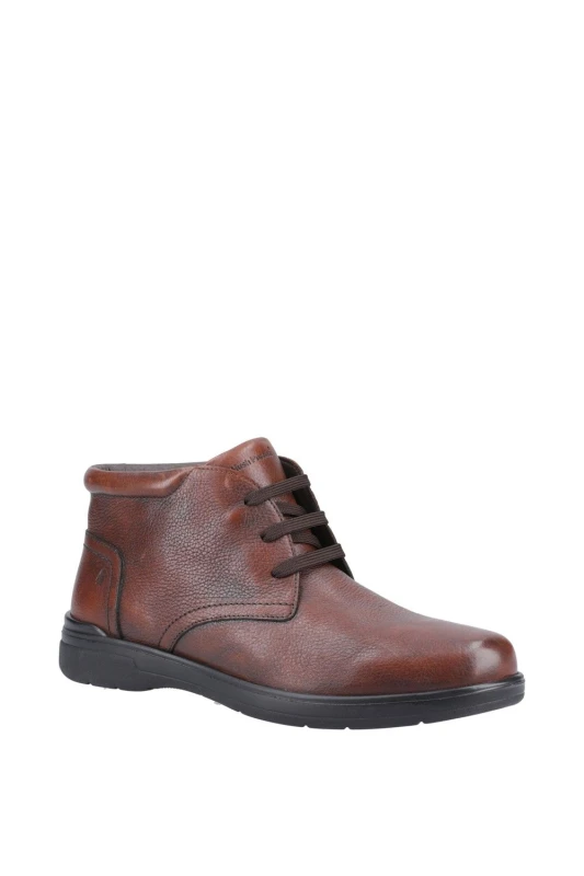 Image of Hush Puppies Hush Puppies Men 'Malcolm' Classic Boots in Brown Size: 7 Brown 7 Male 5063294066799