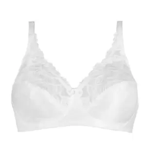Image of Triumph CYNTHIA womens Underwire bras in White4B,34C,34D,36C,38B,38C,40C,38D,40D