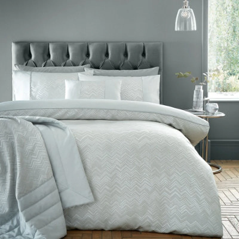 Image of Portfolio Home Antibes Chevron Waves Duvet Cover Set Quilt with Pillowcase in Silver Size: Super King Silver Unisex Super King