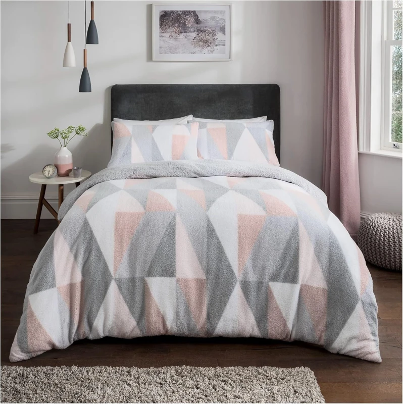 Image of Smart Living Smart Living Luxurious GEO Triangle Fleece Duvet Cover with Pillowcases in Pink Size: Super King Pink Super King Unisex 5056242826774