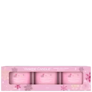 Image of Yankee Candle Christmas 2022 Snowflake Kisses Pack of 3