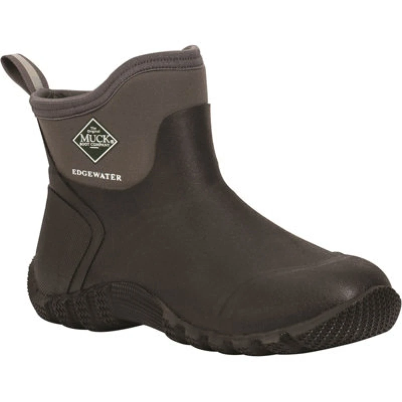 Image of Muck Boots Muck Boots Men 'Edgewater Classic 6Ankle' Wellingtons in Black Size: 5 Black 5 Male 0193715464172