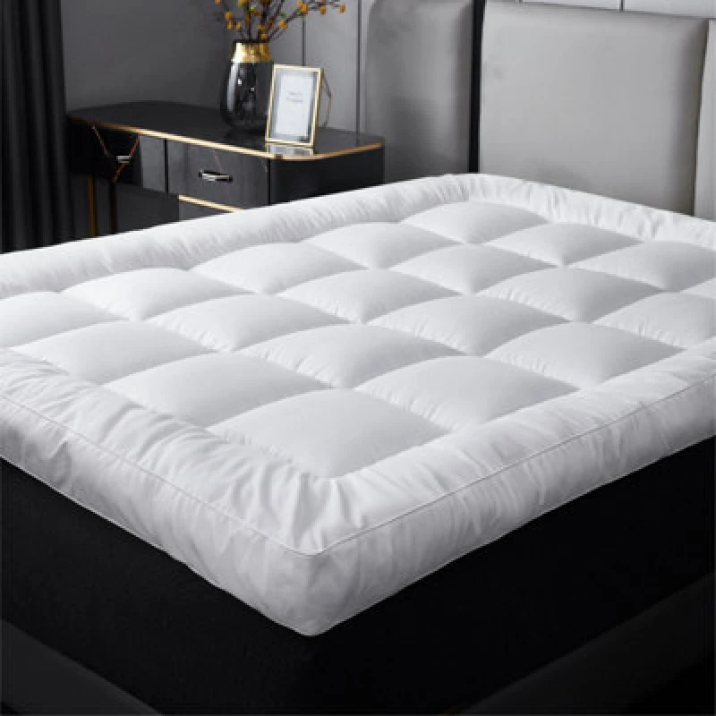 Image of Ezysleep Ezysleep 4" Thick Super Soft Mattress Topper in White Size: Double White Double Unisex 0618202330926