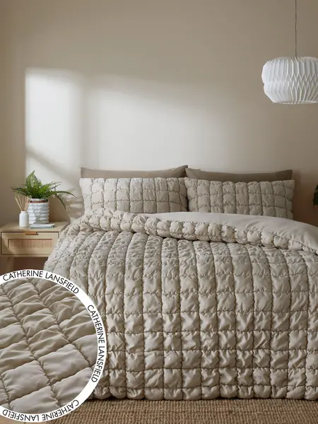 Image of Catherine Lansfield Puffer' 3.5 Tog Quilted Duvet Cover Set Natural