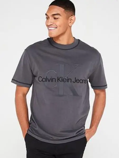 Image of Calvin Klein Jeans Wash Monologo T-Shirt - Black
