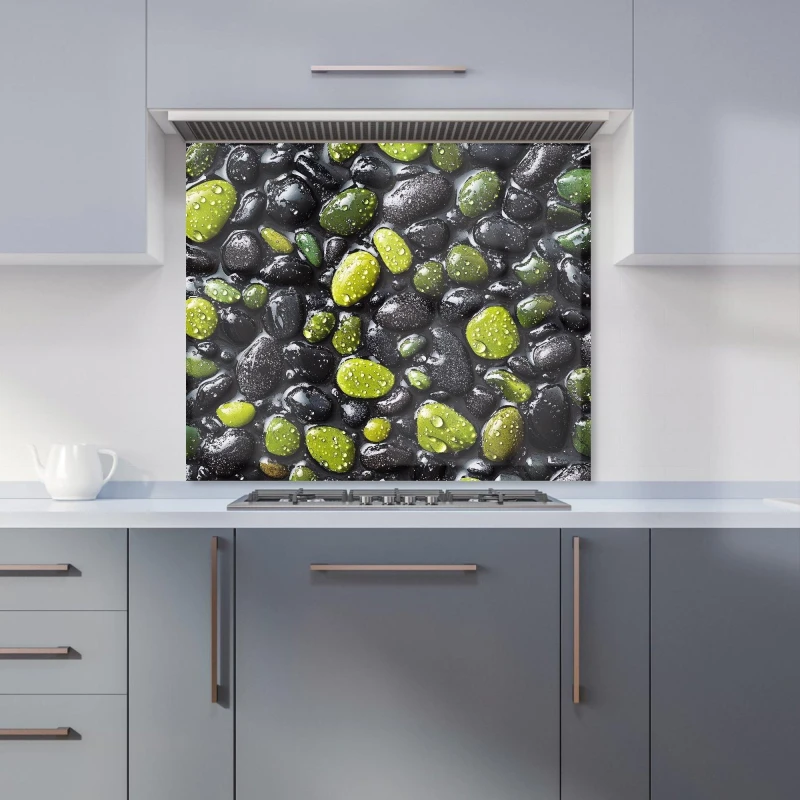 Image of Warren Reed - Designer Emerald & Onyx Pebble Design Kitchen Splashback Size: 600mm x 650mm Multicolor Unisex 600mm x 650mm