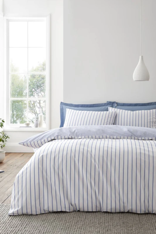 Image of Bianca 'Hampton Stripe' 200 Thread Count Cotton Reversible Duvet Cover Set in Blue Size: King Blue Unisex King