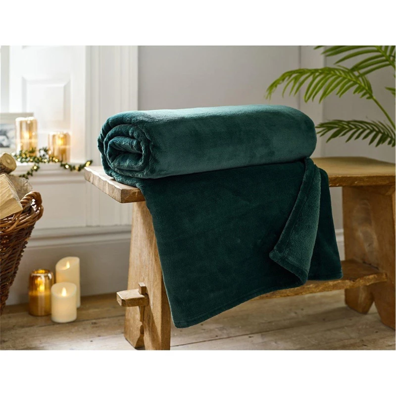 Image of The Lyndon Company The Lyndon Company Luxury Coco Touch Flannel Throw 140x180cm - Ultra Soft Blanket in Dark Green Size: 140cm x 180cm Dark Green 14
