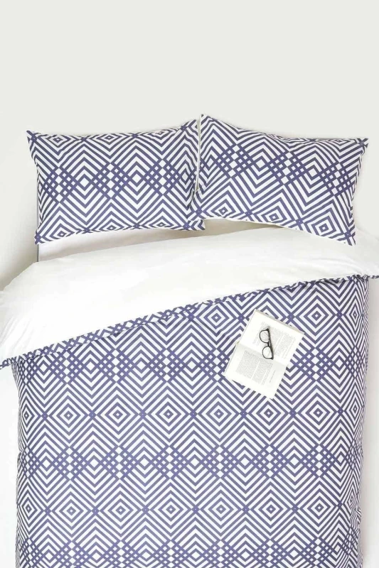 Image of Homescapes Geometric Digitally Printed Cotton Duvet Cover Set in Indigo Size: King Indigo Unisex King