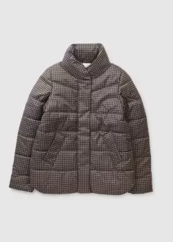 Image of Barbour Womens Cecilia Dogtooth Print Quilted Short Jacket In Praline Dogtooth/ Rosewood Tartan
