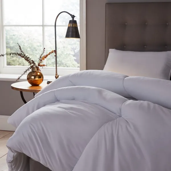 Image of Silentnight Warm & Cosy 15 Tog Duvet White DOUBLE XA40402