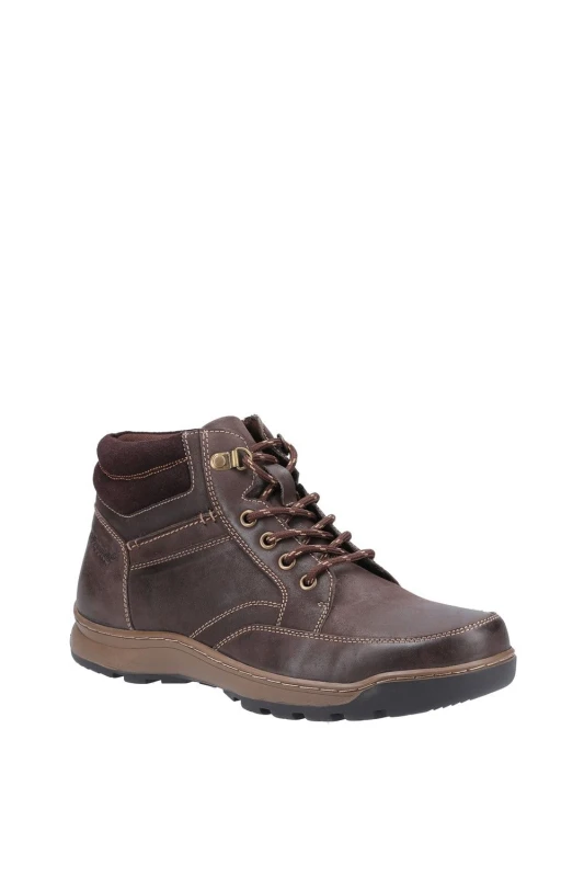 Image of Hush Puppies Hush Puppies Men 'Grover' Classic Boots in Brown Size: 8 Brown 8 Male 5038600708007